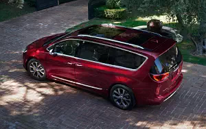   Chrysler Pacifica Limited - 2016