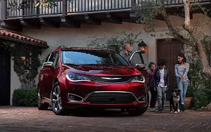   Chrysler Pacifica Limited - 2016