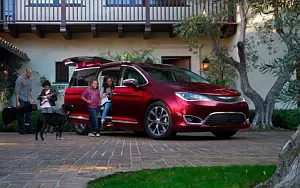   Chrysler Pacifica Limited - 2016