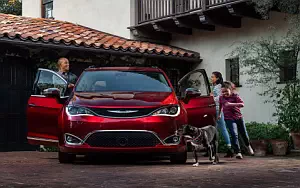   Chrysler Pacifica Limited - 2016