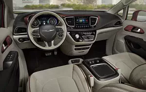   Chrysler Pacifica Limited - 2016