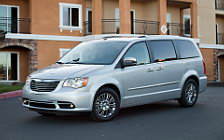   Chrysler Town & Country - 2011