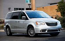   Chrysler Town & Country - 2011