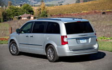   Chrysler Town & Country - 2011