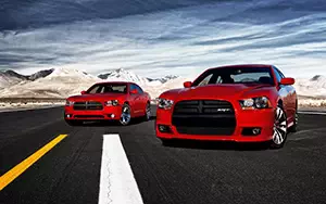   Dodge Charger SRT8 - 2011