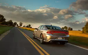   Dodge Charger SRT 392 - 2015