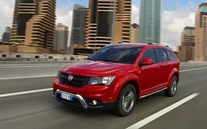   Fiat Freemont Cross - 2014