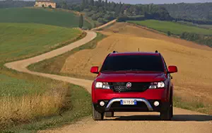   Fiat Freemont Cross - 2014