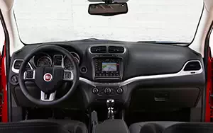   Fiat Freemont Cross - 2014