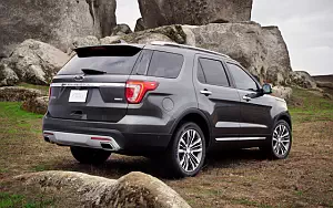   Ford Explorer Platinum - 2016