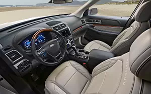   Ford Explorer Platinum - 2016