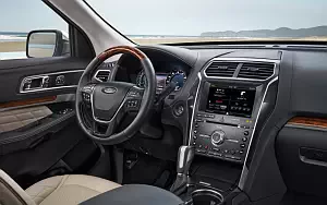   Ford Explorer Platinum - 2016