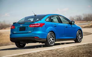   Ford Focus SE Sedan US-spec - 2014