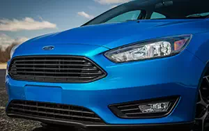   Ford Focus SE Sedan US-spec - 2014