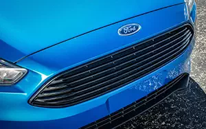   Ford Focus SE Sedan US-spec - 2014