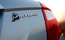   Ford Fusion Hybrid - 2010