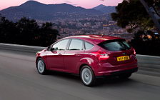   Ford Focus Hatchback 5-door - 2011