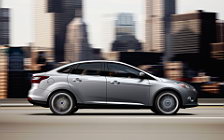   Ford Focus Sedan - 2011