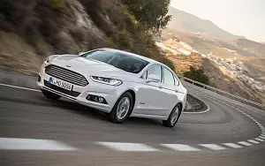   Ford Mondeo Hybrid Sedan - 2014