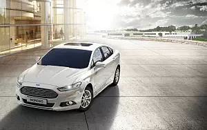   Ford Mondeo Hybrid Sedan - 2014