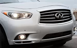   Infiniti JX35 - 2013