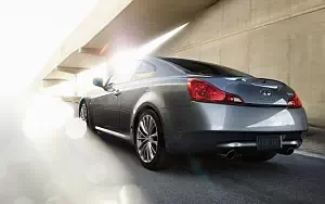   Infiniti Q60S Coupe - 2014