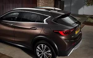   Infiniti QX30 - 2015