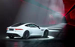   Jaguar F-Type R Coupe UK-spec - 2014