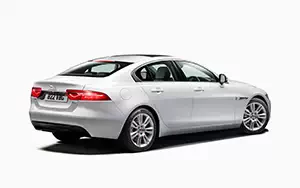   Jaguar XE Prestige UK-spec - 2015