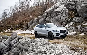   Jaguar F-Pace R Sport 20d AWD - 2016