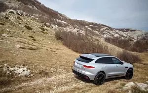   Jaguar F-Pace R Sport 20d AWD - 2016