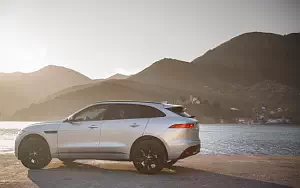   Jaguar F-Pace R Sport 20d AWD - 2016