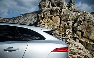   Jaguar F-Pace R Sport 20d AWD - 2016