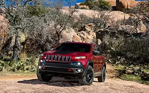   Jeep Cherokee Trailhawk - 2013