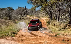   Jeep Cherokee Trailhawk - 2013