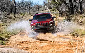   Jeep Cherokee Trailhawk - 2013