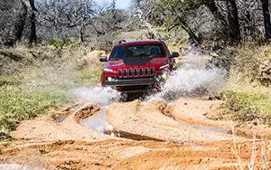   Jeep Cherokee Trailhawk - 2013