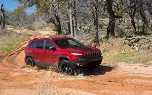   Jeep Cherokee Trailhawk - 2013