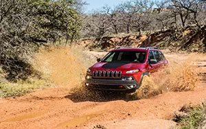   Jeep Cherokee Trailhawk - 2013