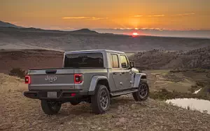   Jeep Gladiator Overland - 2019