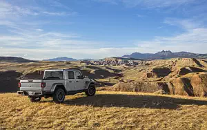   Jeep Gladiator Overland - 2019