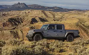   Jeep Gladiator Overland - 2019