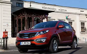   Kia Sportage (Techno Orange) - 2010