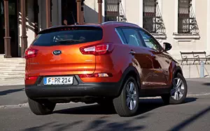   Kia Sportage (Techno Orange) - 2010