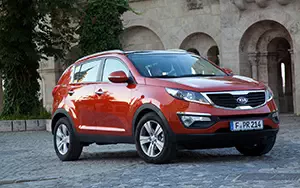   Kia Sportage (Techno Orange) - 2010