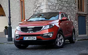   Kia Sportage (Techno Orange) - 2010