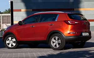   Kia Sportage (Techno Orange) - 2010