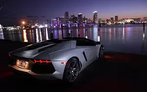   Lamborghini Aventador LP 700-4 Roadster - 2013