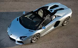   Lamborghini Aventador LP 700-4 Roadster - 2013