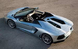   Lamborghini Aventador LP 700-4 Roadster - 2013